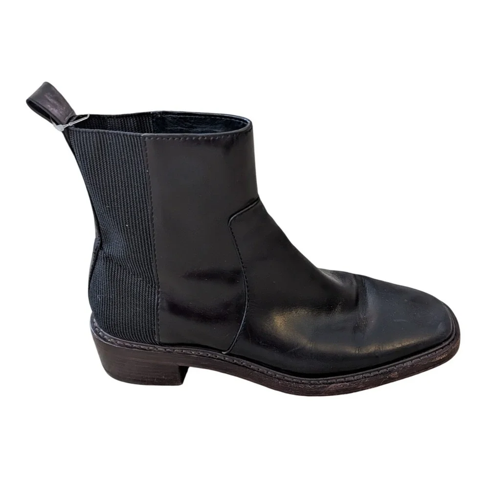 Tory Burch Women's‎ Black Leather Chelsea Ankle Boots Gold Logo Medallion-  8.5